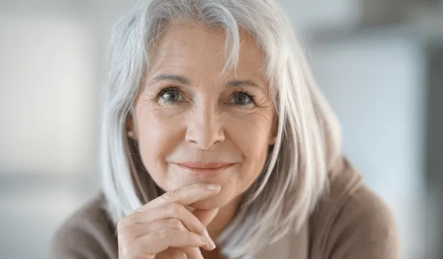 WHAT CAUSES WHITE HAIR? HOW TO DYE HAIR NATURALLY?
