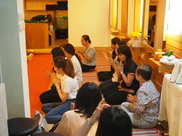 ทำบุญเปิดร้านสาขาสยามสแควร์วัน — photo 1