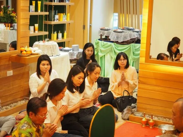 ทำบุญเปิดร้านสาขาสยามสแควร์วัน — photo 8