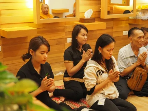 ทำบุญเปิดร้านสาขาสยามสแควร์วัน — photo 10