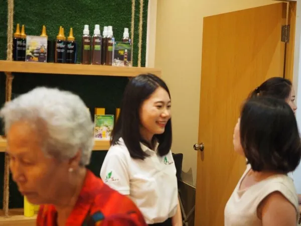 ทำบุญเปิดร้านสาขาสยามสแควร์วัน — photo 12
