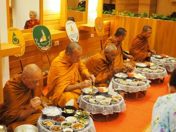ทำบุญเปิดร้านสาขาสยามสแควร์วัน — photo 14