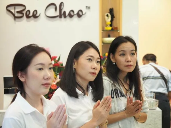 ทำบุญเปิดร้านสาขาสยามสแควร์วัน — photo 20